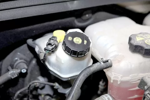 Những lưu ý với dầu phanh mà bạn cần biết